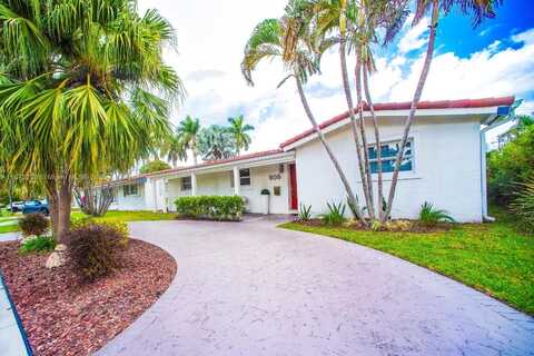 909 N 13th Ct, Hollywood, FL 33019