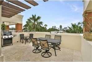 1005 8th St, Miami Beach, FL 33139