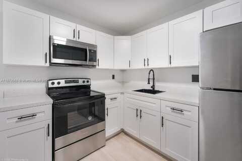 12215 W Dixie Hwy, North Miami, FL 33161