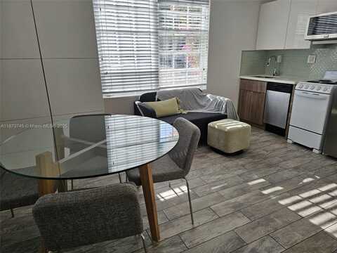 741 15th St, Miami Beach, FL 33139