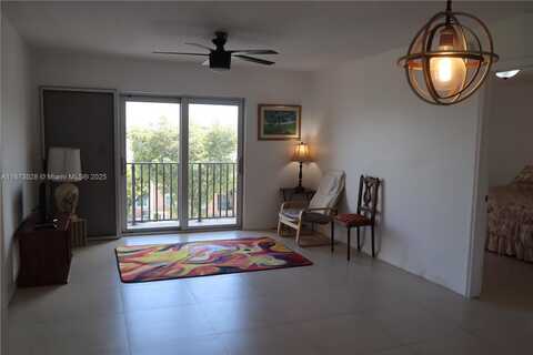 4705 NW 7th St, Miami, FL 33126