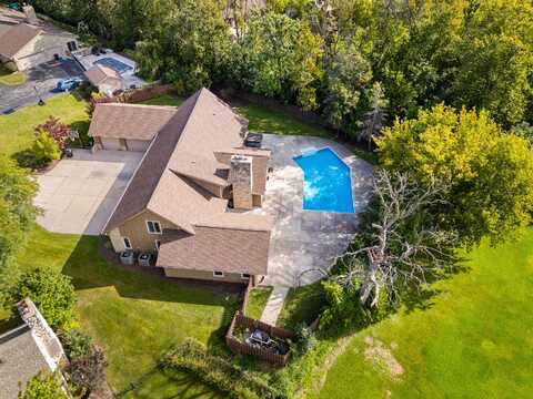 W162n8224 Tamarack Ct, Menomonee Falls, WI 53051