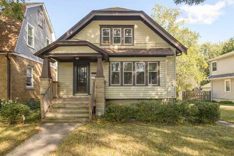 2262 N 71st. St, Wauwatosa, WI 53213