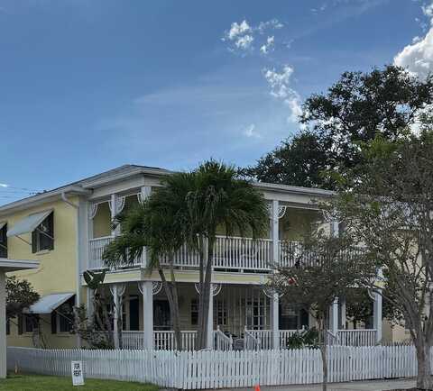 136 E DAVIS BOULEVARD, TAMPA, FL 33606