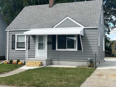 18915 Hazelwood, Roseville, MI 48066