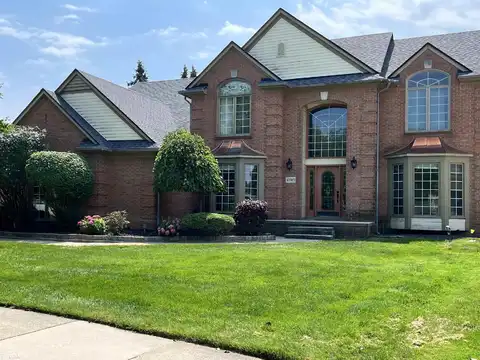 43315 Chardonnay Dr, Sterling Heights, MI 48314