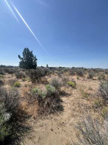 000 Glitter St., Christmas Valley, OR 97641