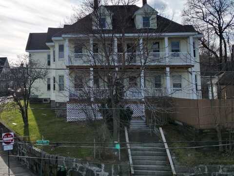 2 Town Hill St, Quincy, MA 02169