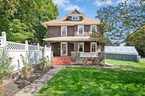 612 Grove St, Worcester, MA 01605