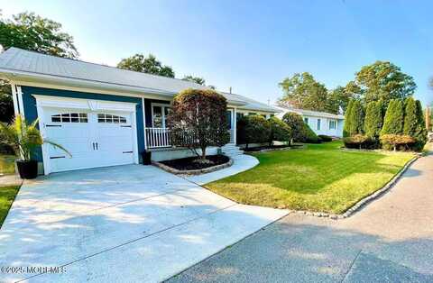 752 Leeward Avenue, Beachwood, NJ 08722