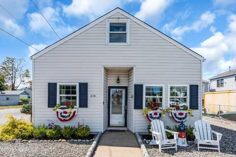 416 Monmouth Avenue, Ocean Gate, NJ 08740