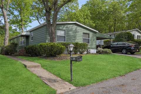 525 Riverleigh Avenue, Riverhead, NY 11901