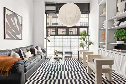 529 W 42nd Street, New York (Manhattan), NY 10036
