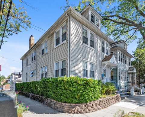 12401 9th Avenue, College Point, NY 11356