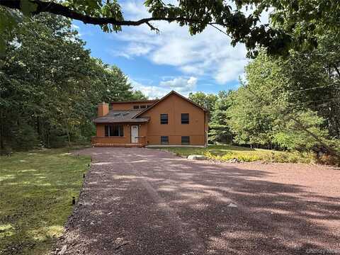 128 Split Rock Drive, Barryville, NY 12719