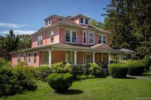 173 Sea Cliff Avenue, Sea Cliff, NY 11579