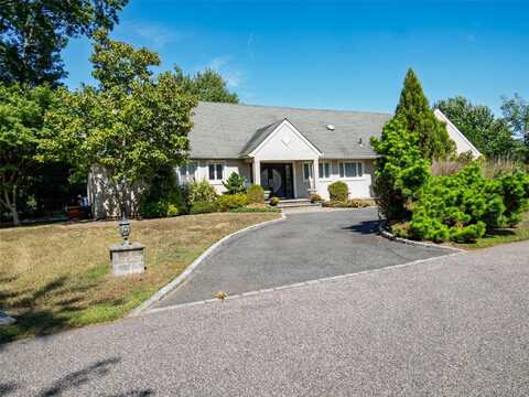 4 Willow Lane, Hewlett Harbor, NY 11557