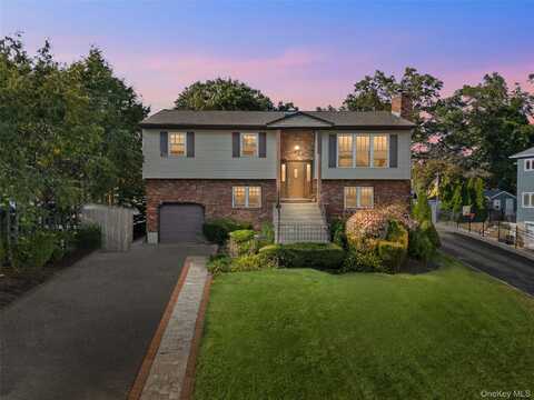 42 Schoolhouse Road, Old Bethpage, NY 11804