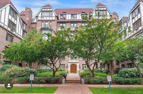 4 Dartmouth Street, Forest Hills, NY 11375
