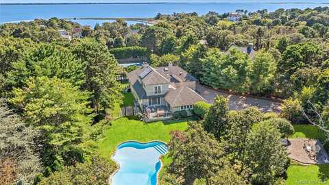141 Middle Pond Road, Southampton, NY 11968