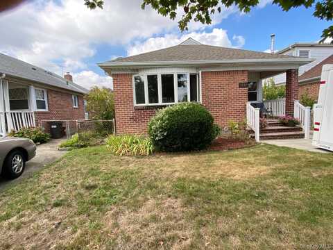 8112 255th Street, Glen Oaks, NY 11004