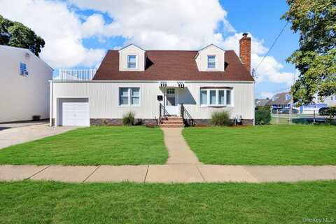 35 E Euclid Street, Valley Stream, NY 11580