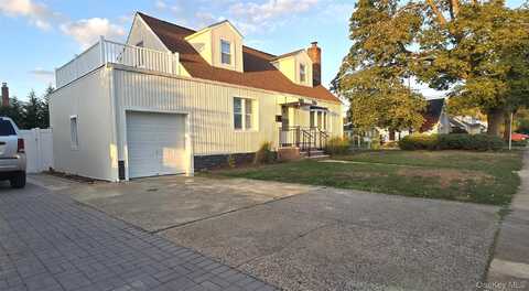 35 E Euclid Street, Valley Stream, NY 11580