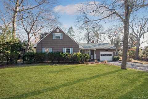 870 Horton Avenue, Mattituck, NY 11952