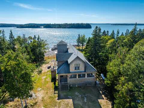25 Hotel Cove Road, Harrington, ME 04643