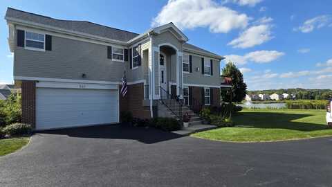 540 Legend Lane, McHenry, IL 60050