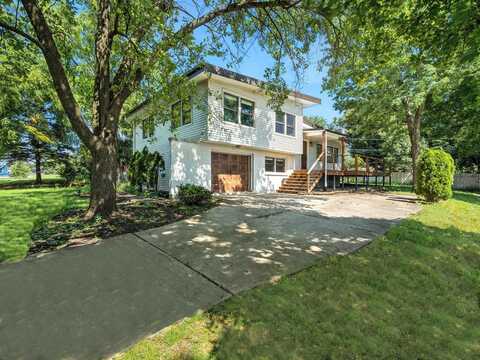 139 McIntosh Avenue, Clarendon Hills, IL 60514