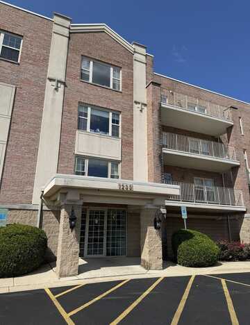 1200 S PROSPECT Avenue, Elmhurst, IL 60126
