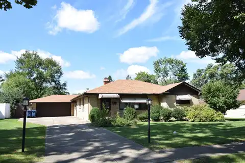 1114 Hewitt Drive, Des Plaines, IL 60016