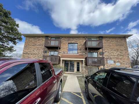 535 Brookside Drive, Westmont, IL 60559