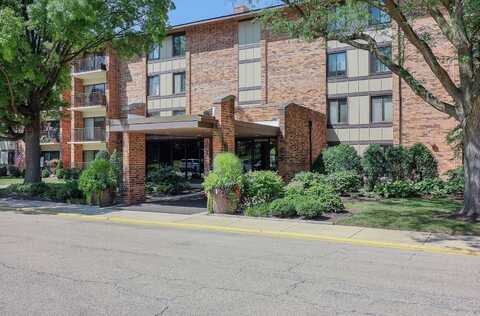 301 Lake Hinsdale Drive, Willowbrook, IL 60527