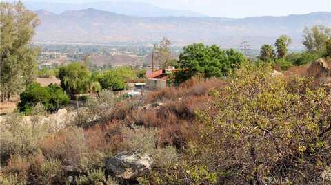 10 Vista Del Valle, Hemet, CA 92544