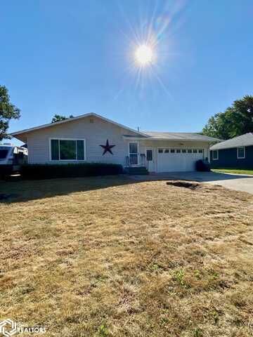 816 9Th Avenue NE, Belmond, IA 50421