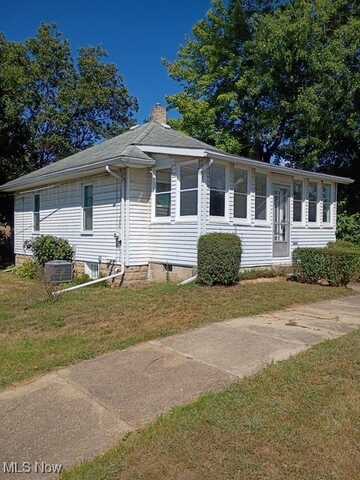 540 Mulvane Street, Newcomerstown, OH 43832