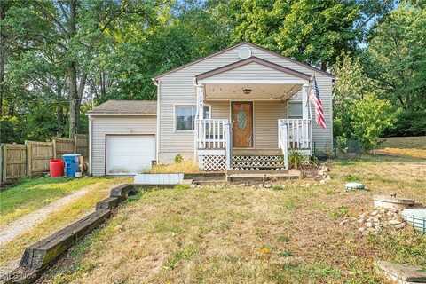 1200 Abington Road, Akron, OH 44312