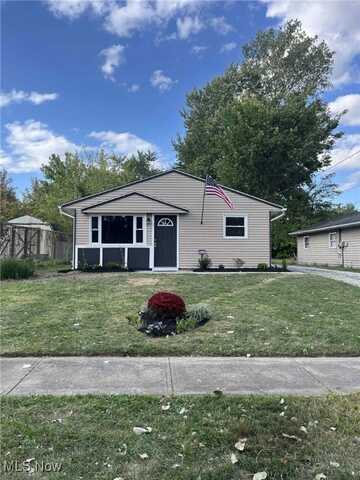 316 Brace Avenue, Elyria, OH 44035