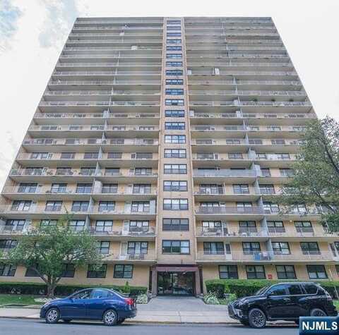285 Aycrigg Avenue 10 B, Passaic, NJ 07055