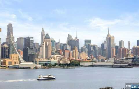 9 Ave At Port Imperial 910, West New York, NJ 07093