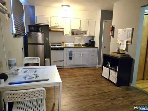 526 Valley Brook Avenue 1st Floor, Lyndhurst, NJ 07071