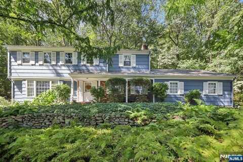 840 Mountain Way, Troy Hills, NJ 07950