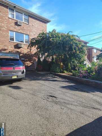 222 11th 1, Palisades Park, NJ 07650