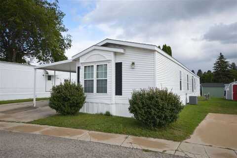 526 N Lake, Boyne City, MI 49712