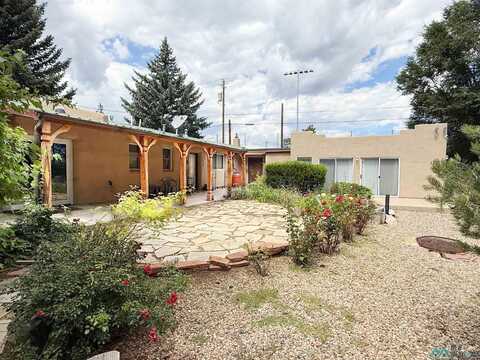 139 River Road, Las Vegas, NM 87701
