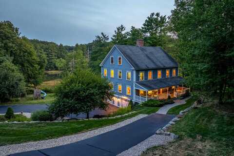 8 Gerrys Lane, Dover, NH 03820