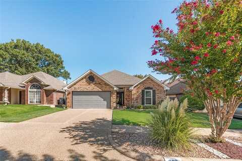 933 Freshwood Court, Arlington, TX 76017