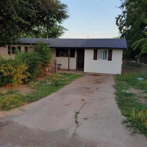 201 James Drive, Iowa Park, TX 76367